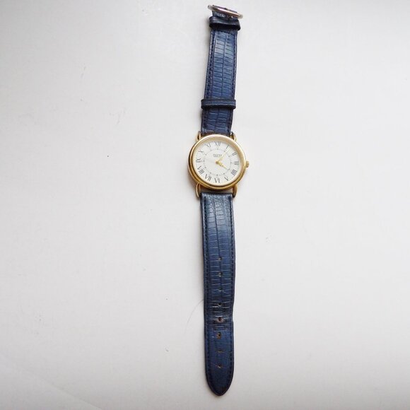 Guess Vintage 1989 Wrist Watch Blue Leather Band Working - Picture 2 of 7